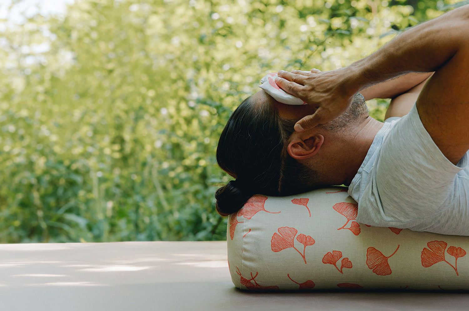 How to choose a yoga bolster