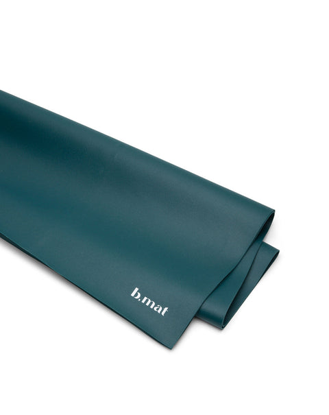 b, mat traveller 2mm yoga mat - grippy & compact – b, halfmoon CA